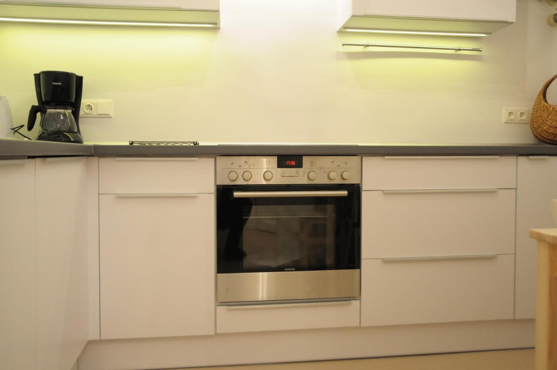 Completely Renovated 16 - Easy Self Check In Apartment
